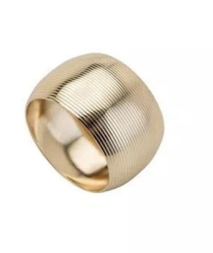Anel de guardanapo dourado